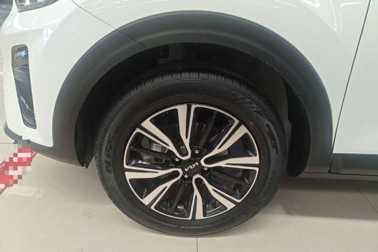 Used Kia kx1 Stonic 2021 1.4L CVT Fun Edition Left Front Wheel Hub