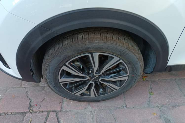Used Kia kx1 Stonic 2021 1.4L CVT Fun Edition Left Front Wheel Hub