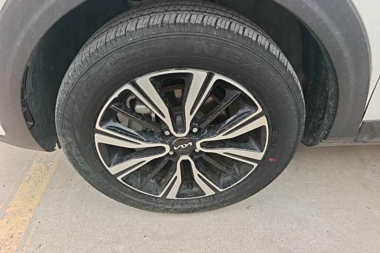 Used Kia kx1 Stonic 2021 1.4L CVT Sunroof Model Left Front Wheel Hub