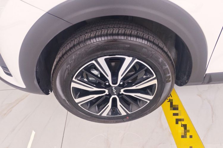 Used Kia kx1 Stonic 2021 1.4L CVT Fun Edition Left Front Wheel Hub