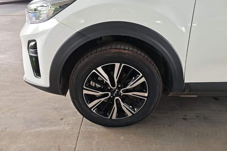 Used Kia kx1 Stonic 2021 1.4L CVT Sunroof Model Left Front Wheel Hub