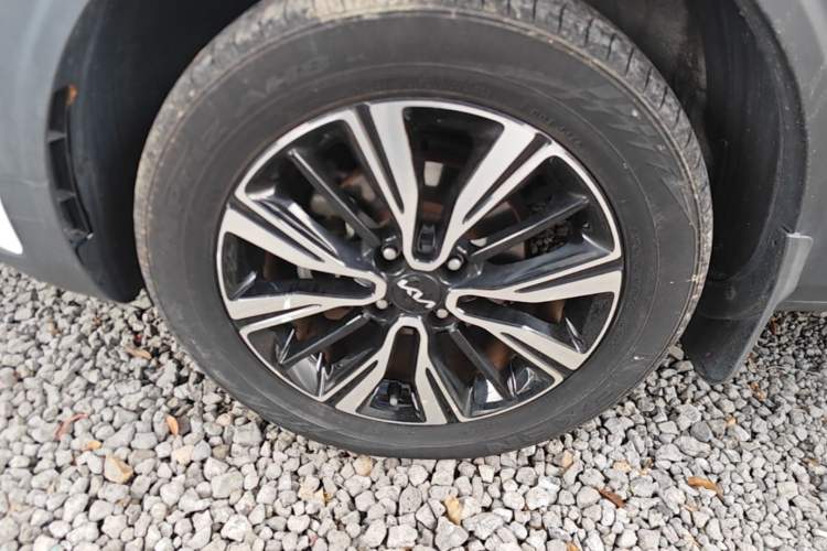 Used Kia kx1 Stonic 2021 1.4L CVT Sunroof Model Left Front Wheel Hub