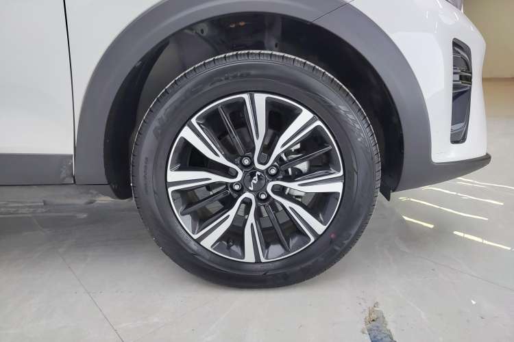 Used Kia kx1 Stonic 2021 1.4L CVT Sunroof Model Left Front Wheel Hub