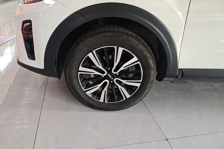 Used Kia kx1 Stonic 2021 1.4L CVT Sunroof Model Left Front Wheel Hub