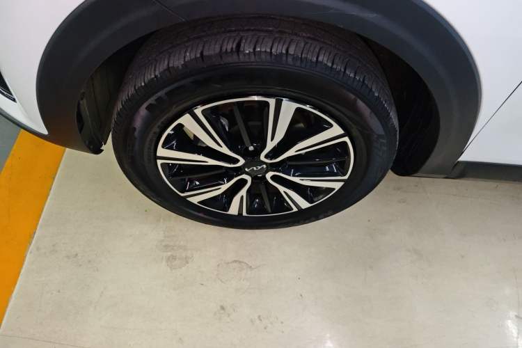 Used Kia kx1 Stonic 2021 1.4L CVT Sunroof Model Left Front Wheel Hub