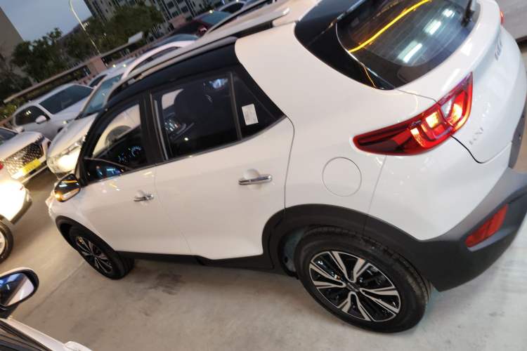 Used Kia kx1 Stonic 2021 1.4L CVT Sunroof Model Left Side