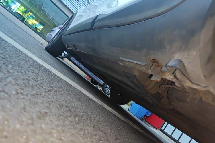 Used Kia kx1 Stonic 2021 1.4L CVT Fun Edition Left Side Sill