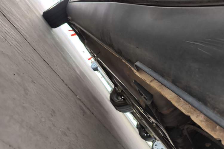 Used Kia kx1 Stonic 2021 1.4L Automatic Fun & Sport Edition Left Side Sill