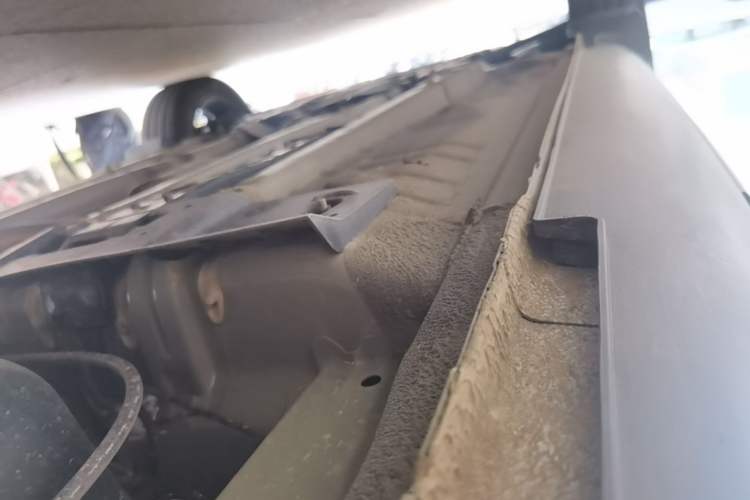 Used Kia kx1 Stonic 2021 1.4L CVT Fun Edition Left Side Sill