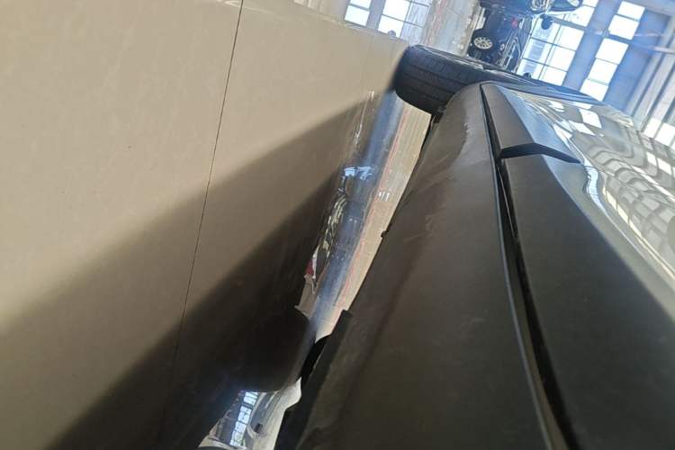 Used Kia kx1 Stonic 2021 1.4L CVT Fun Edition Left Side Sill