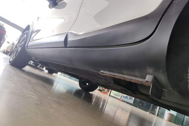 Used Kia kx1 Stonic 2021 1.4L CVT Fun & Sunroof Model Left Side Sill