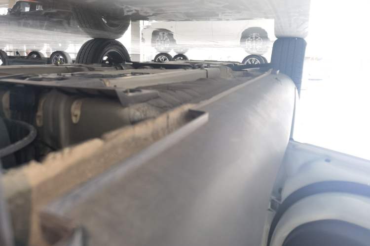 Used Kia kx1 Stonic 2021 1.4L CVT Fun Edition Left Side Sill