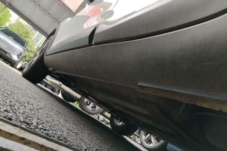 Used Kia kx1 Stonic 2021 1.4L CVT Fun Edition Left Side Sill