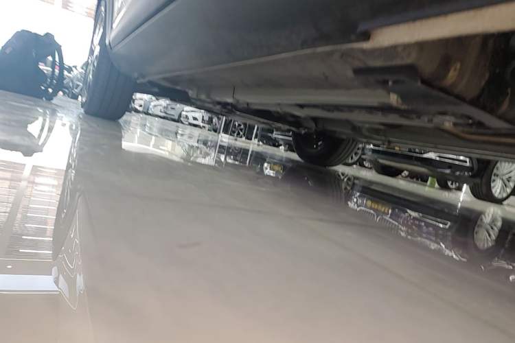 Used Kia kx1 Stonic 2021 1.4L CVT Fun Edition Left Side Sill