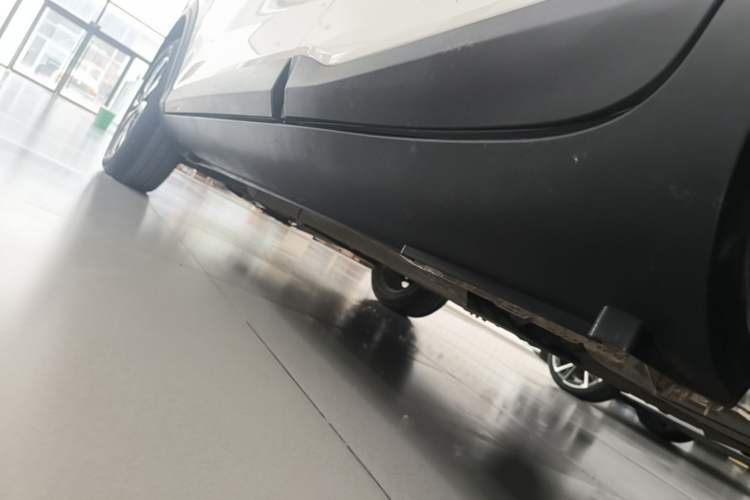 Used Kia kx1 Stonic 2021 1.4L CVT Sunroof Model Left Side Sill