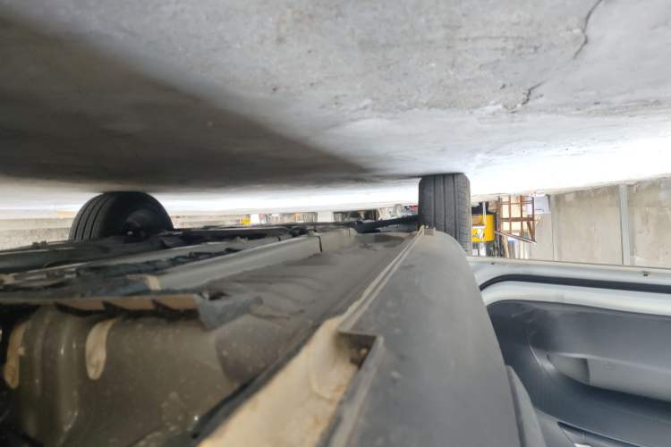 Used Kia kx1 Stonic 2021 1.4L CVT Fun Edition Left Side Sill