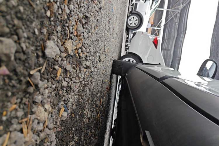 Used Kia kx1 Stonic 2021 1.4L CVT Sunroof Model Left Side Sill