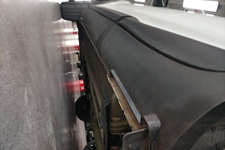 Used Kia kx1 Stonic 2021 1.4L CVT Fun Edition Left Side Sill