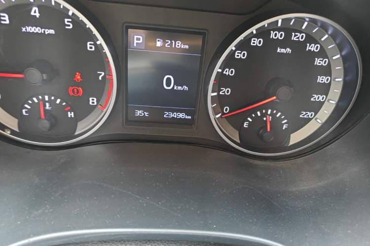 Used Kia kx1 Stonic 2021 1.4L CVT Sunroof Model Odometer Close Up