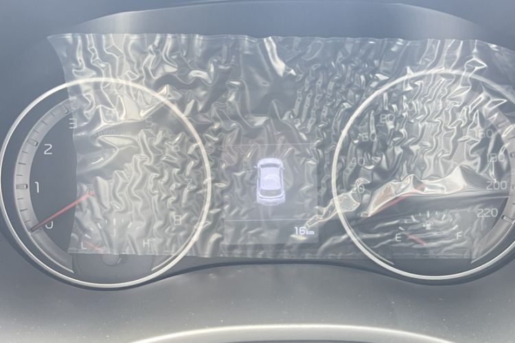 Used Kia kx1 Stonic 2021 1.4L CVT Sunroof Model Odometer Close Up