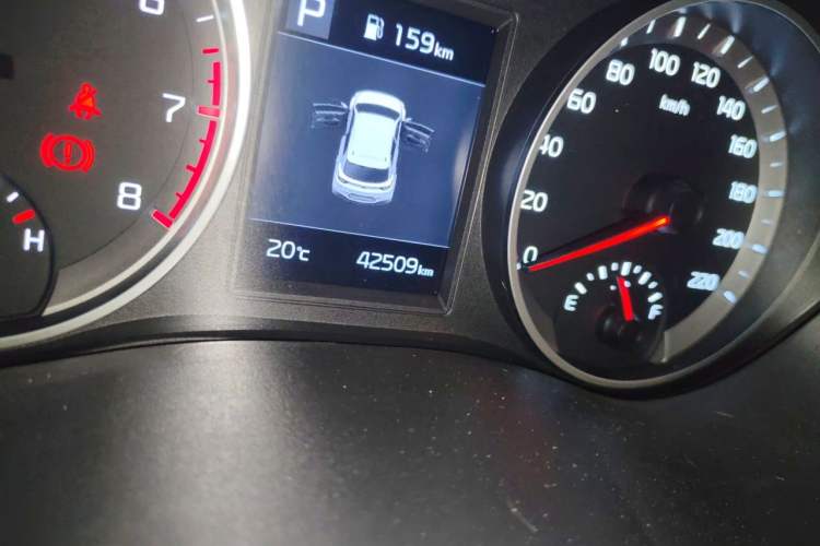 Used Kia kx1 Stonic 2021 1.4L CVT Fun Edition Odometer Close Up