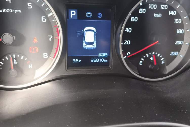 Used Kia kx1 Stonic 2021 1.4L CVT Sunroof Model Odometer Close Up