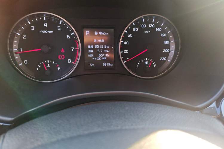 Used Kia kx1 Stonic 2021 1.4L CVT Fun & Sunroof Model Odometer Close Up