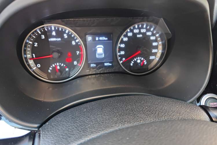 Used Kia kx1 Stonic 2021 1.4L CVT Fun Edition Odometer Close Up