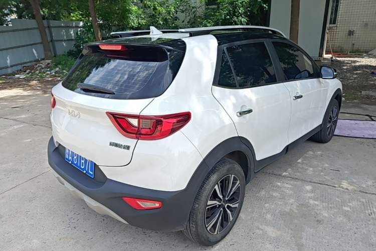 Used Kia kx1 Stonic 2021 1.4L CVT Sunroof Model Rear Right 45 Deg