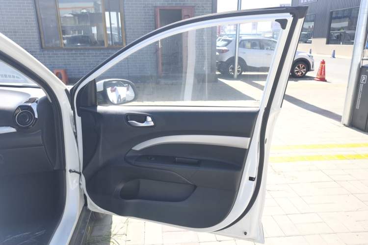 Used Kia kx1 Stonic 2021 1.4L CVT Fun Edition Right Front Door Interior