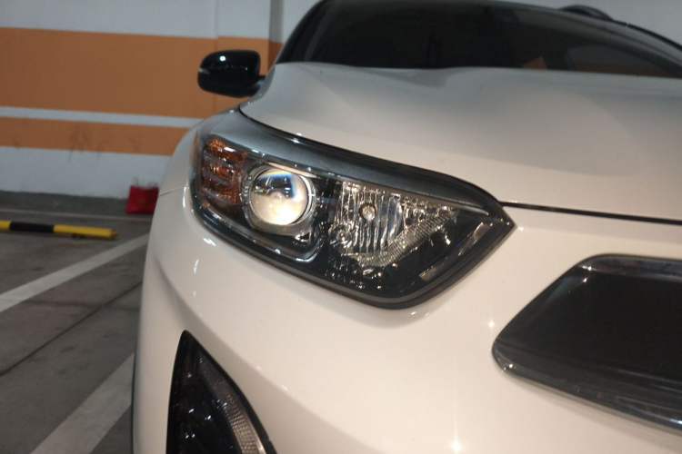Used Kia kx1 Stonic 2021 1.4L Automatic Fun & Sport Edition Right Front Headlight