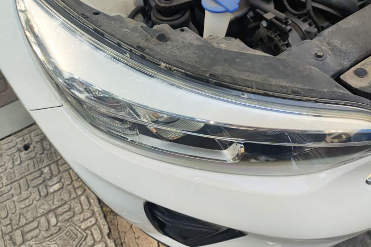 Used Kia kx1 Stonic 2021 1.4L CVT Fun & Sunroof Model Right Front Headlight
