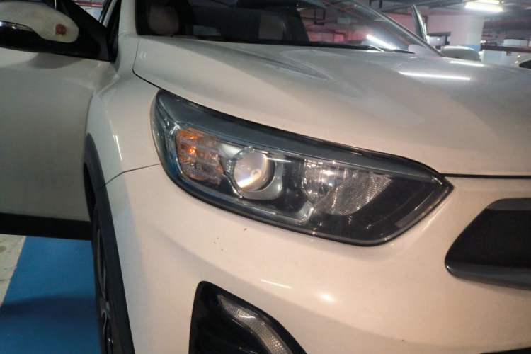 Used Kia kx1 Stonic 2021 1.4L Automatic Fun Edition Right Front Headlight