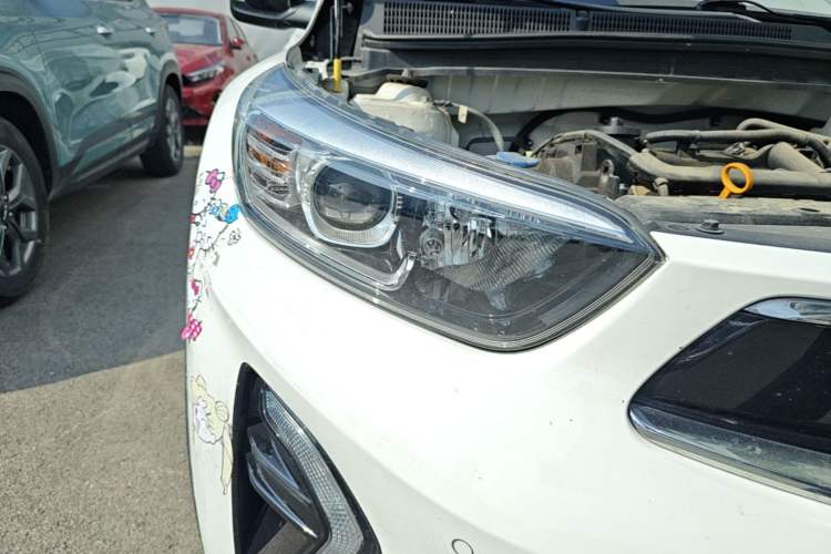Used Kia kx1 Stonic 2021 1.4L CVT Fun & Sunroof Model Right Front Headlight