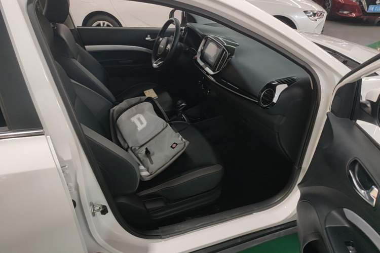 Used Kia kx1 Stonic 2021 1.4L CVT Fun Edition Right Front Seat