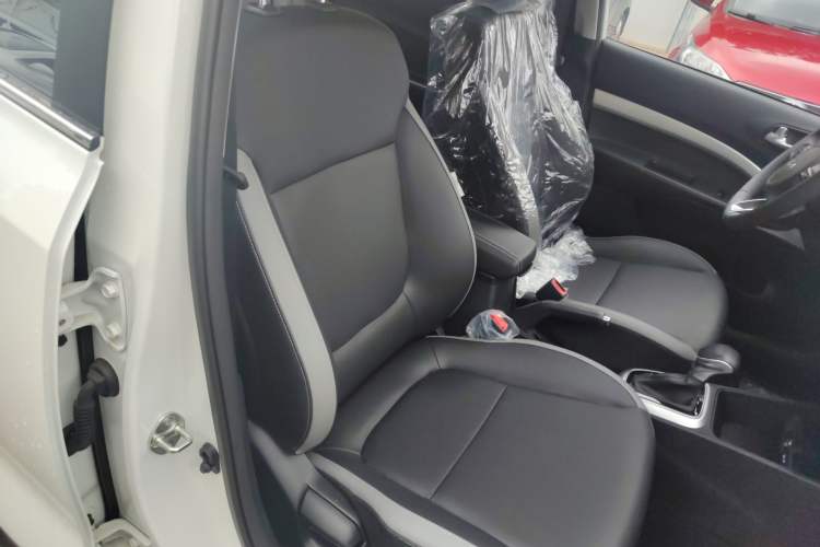 Used Kia kx1 Stonic 2021 1.4L CVT Fun Edition Right Front Seat