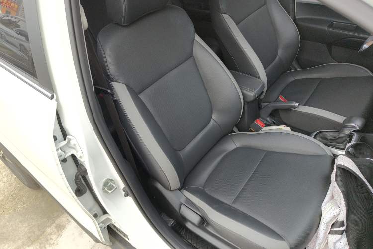 Used Kia kx1 Stonic 2021 1.4L CVT Sunroof Model Right Front Seat