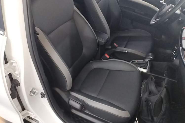 Used Kia kx1 Stonic 2021 1.4L CVT Fun Edition Right Front Seat