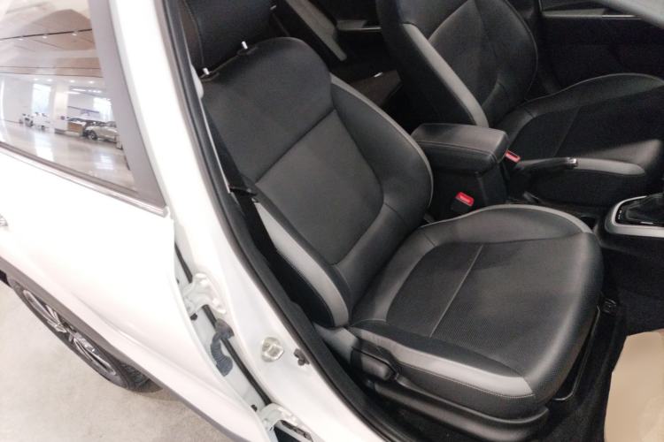 Used Kia kx1 Stonic 2021 1.4L Automatic Fun & Sport Edition Right Front Seat
