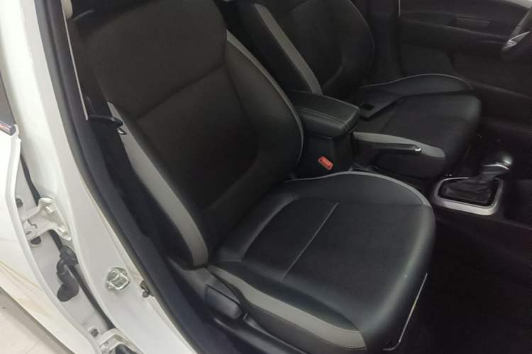 Used Kia kx1 Stonic 2021 1.4L Automatic Fun & Sport Edition Right Front Seat