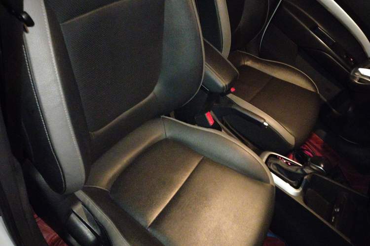 Used Kia kx1 Stonic 2021 1.4L CVT Fun & Sunroof Model Right Front Seat