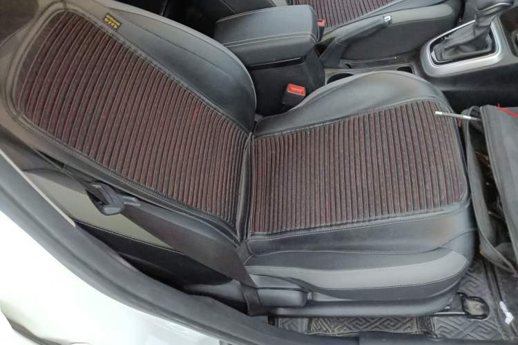 Used Kia kx1 Stonic 2021 1.4L CVT Fun Edition Right Front Seat