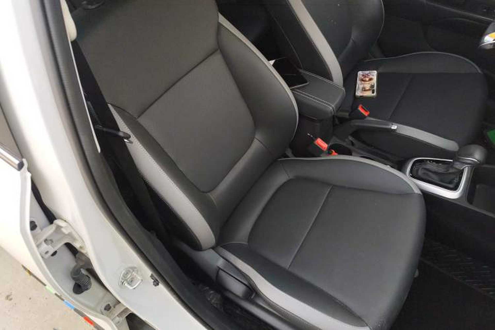 Used Kia kx1 Stonic 2021 1.4L CVT Fun Edition Right Front Seat