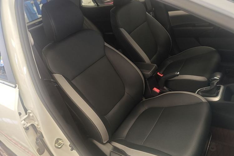 Used Kia kx1 Stonic 2021 1.4L CVT Fun Edition Right Front Seat