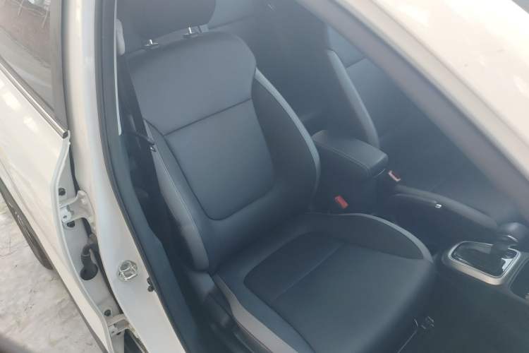 Used Kia kx1 Stonic 2021 1.4L CVT Fun Edition Right Front Seat