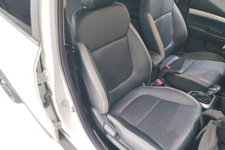 Used Kia kx1 Stonic 2021 1.4L CVT Fun Edition Right Front Seat