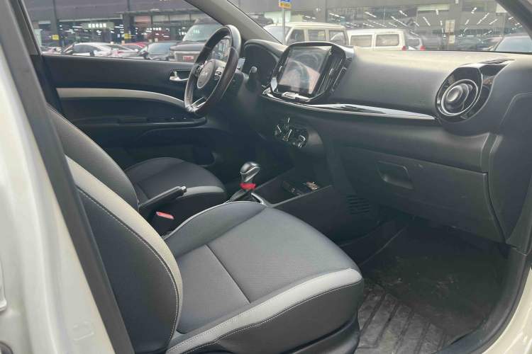Used Kia kx1 Stonic 2021 1.4L CVT Fun Edition Right Front Seat