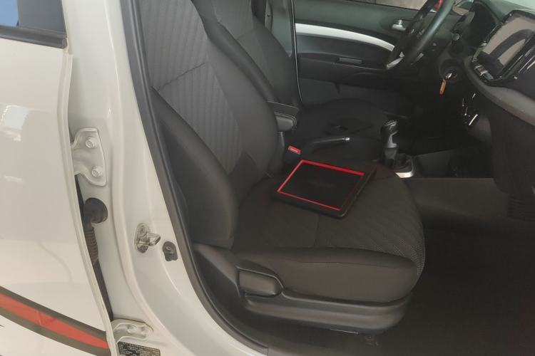 Used Kia kx1 Stonic 2021 1.4L Manual Fun Edition Right Front Seat