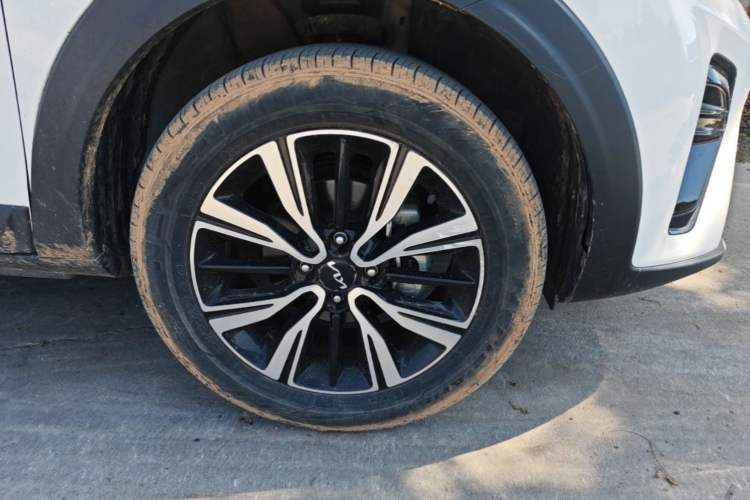 Used Kia kx1 Stonic 2021 1.4L CVT Sunroof Model Right Front Wheel Hub