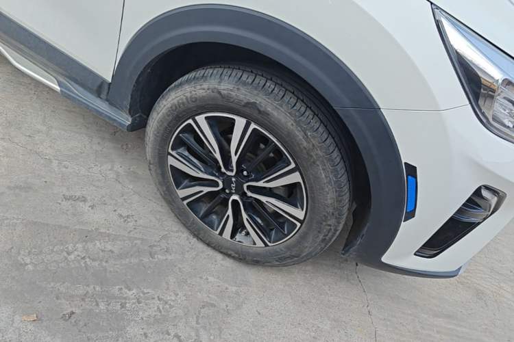 Used Kia kx1 Stonic 2021 1.4L CVT Sunroof Model Right Front Wheel Hub